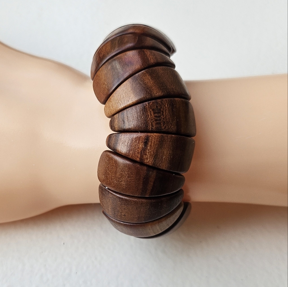 Smooth Wavy Stretch Wood Bracelet